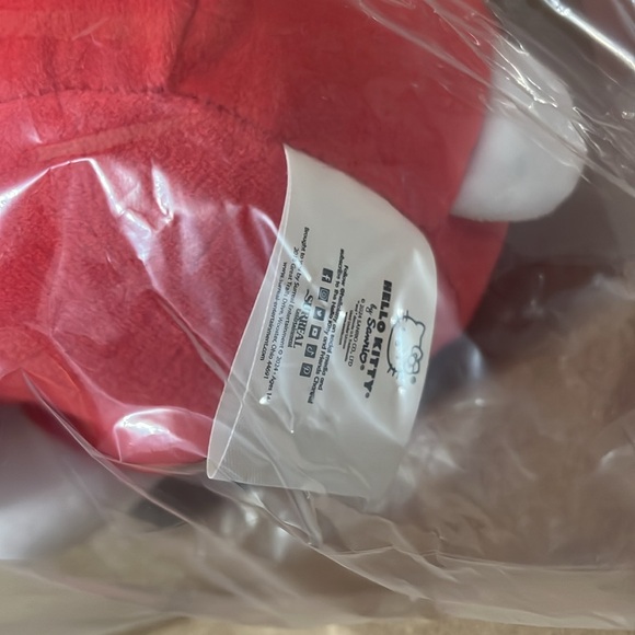 Hello Kitty Neck Pillow - Picture 5 of 5